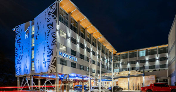 novotel-at-night-2020